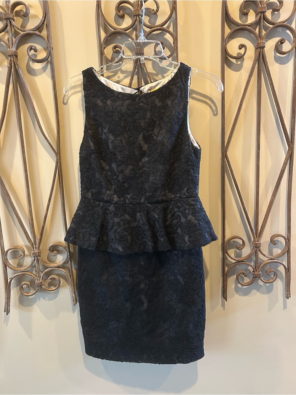 Alice + Olivia Black Peplum Lace Sheath Dress - Women